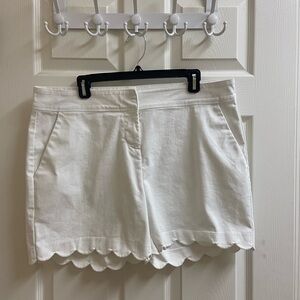 Women’s Isaac Mizrahi White High Waist Scalloped Hem Shorts